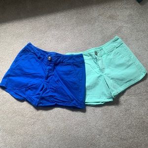 Two pairs on shorts